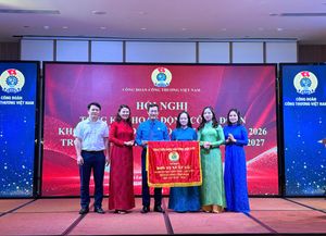 Công đoàn Trường Đại học Điện lực được Tổng Liên đoàn Lao động Việt Nam tặng Cờ thi đua xuất sắc năm học 2025–2026